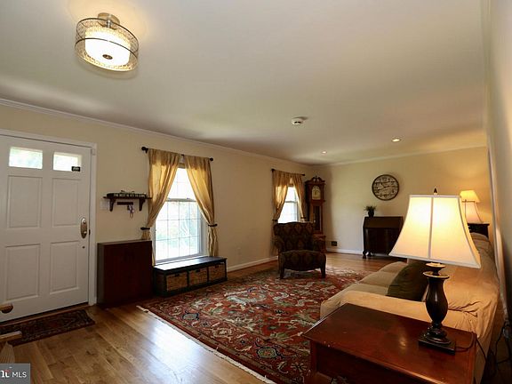3rd image of 4104 Dunnel Ln