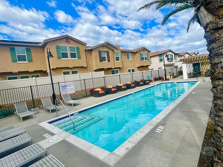 1382 Mesquite Dr — Photo 19