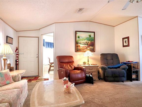 5th image of 138 Lantern Ln