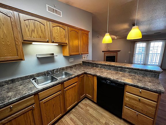 5th image of 920 W Cherry St Unit 10