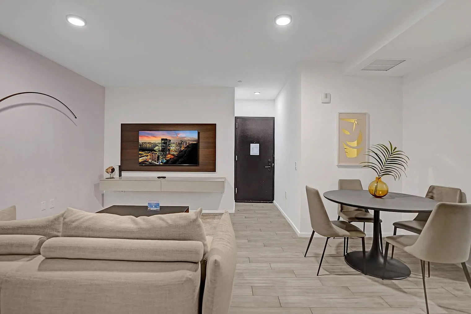 1 bed, 1.0 bath, 516 sqft, $4,725 — Photo 1