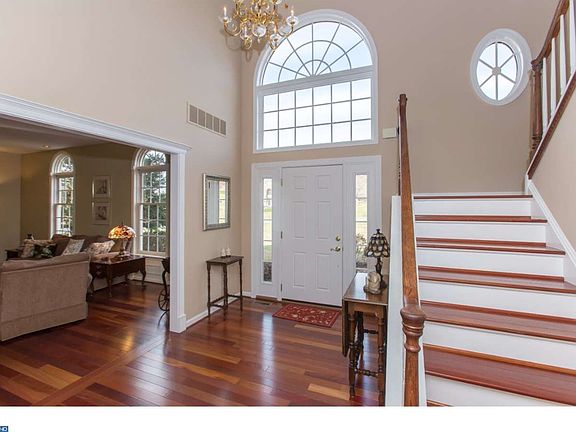 3rd image of 114 Lutece Cir