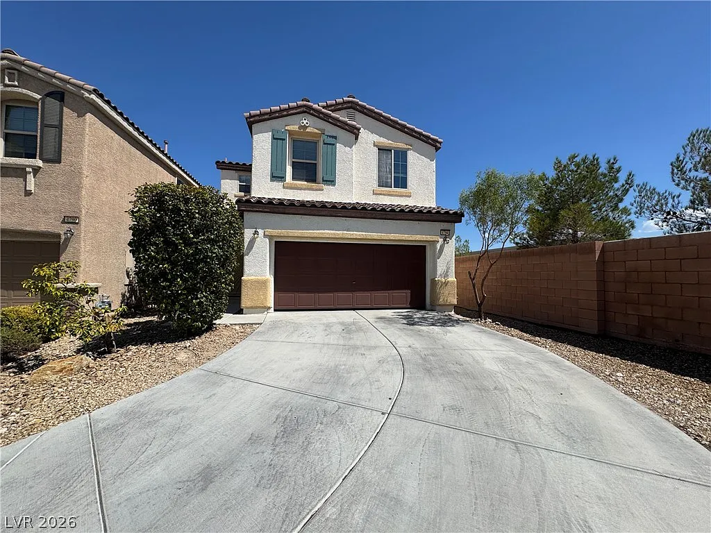 3 bed, 2.5 bath, 1429 sqft, $1,850 — Photo 1