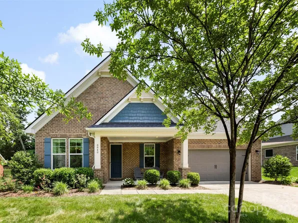 8840 Mullis Forest Ct, Mint Hill, NC 28227