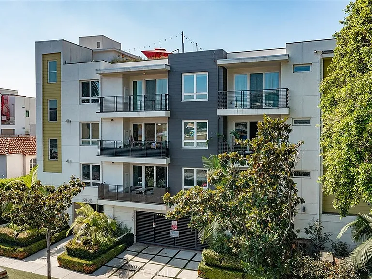5820 La Mirada Ave #302 — Photo 37