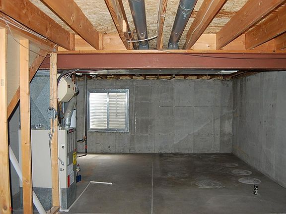 Great Storage (unfinished basement)