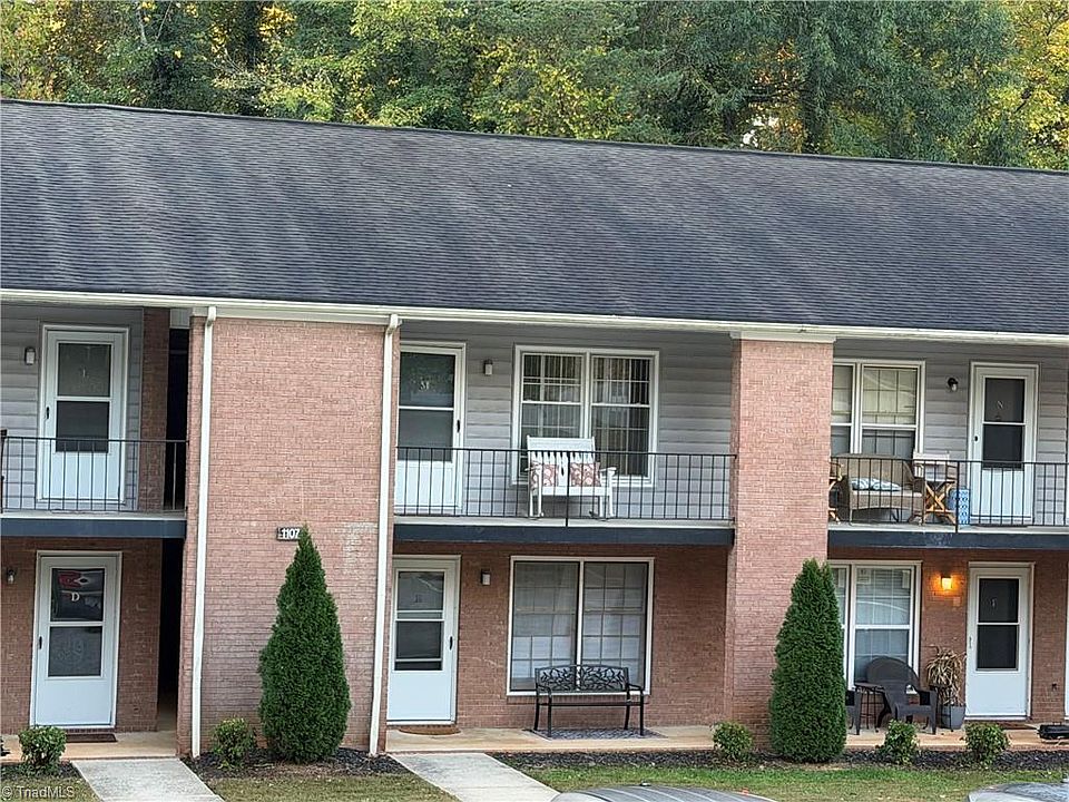 1st image of 1107 Robin Hood Rd APT M