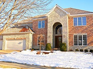 1093 Reddington Dr, Aurora, IL 60502