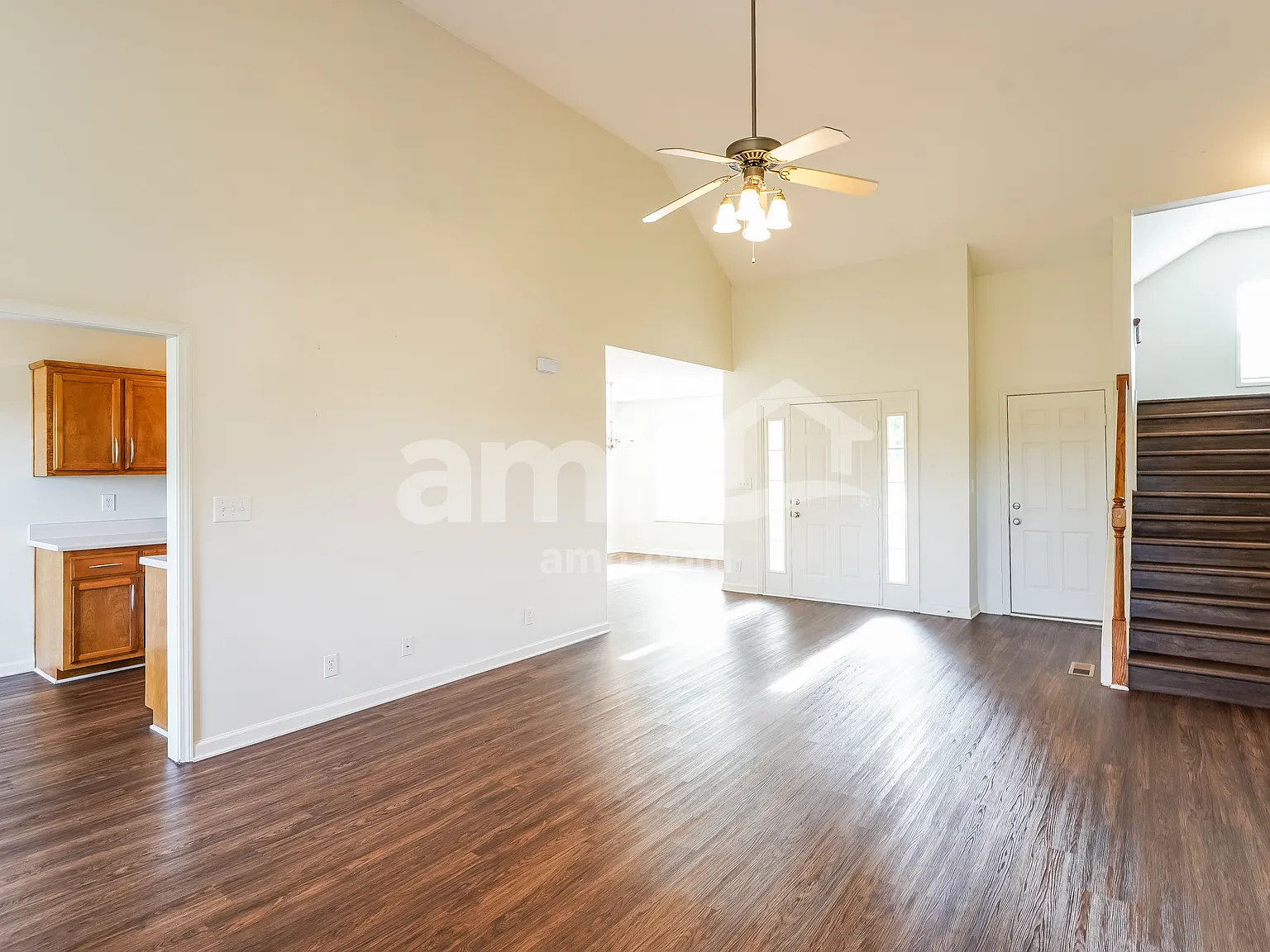 3 bed, 2.0 bath, 1848 sqft, $1,920 — Photo 4