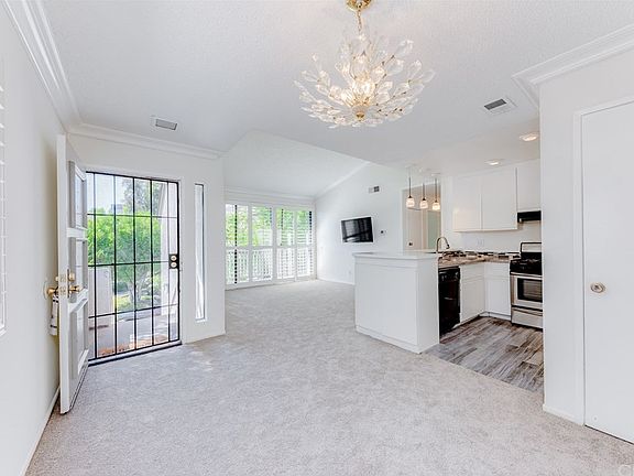 5th image of 10611 Lakeside Dr S #236