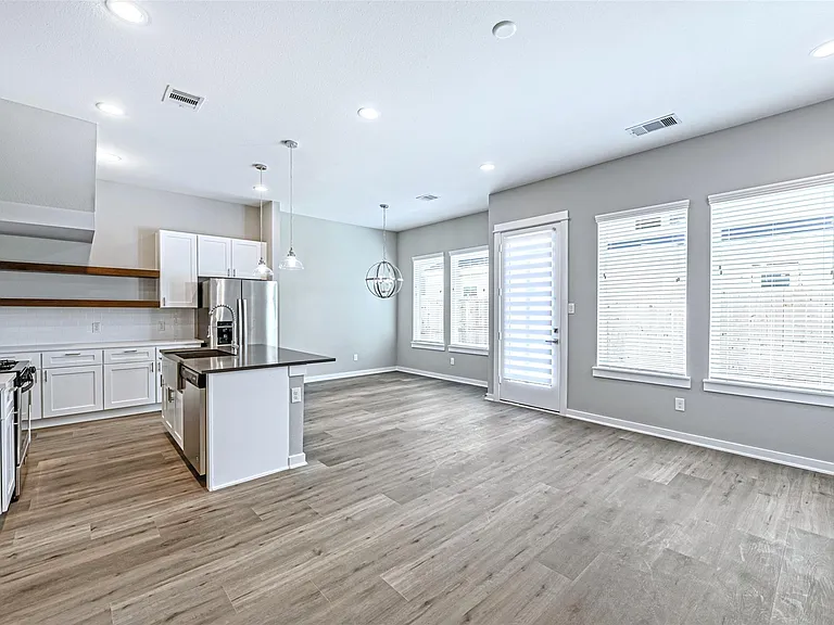 8423 Berry Brush Ln — Photo 7