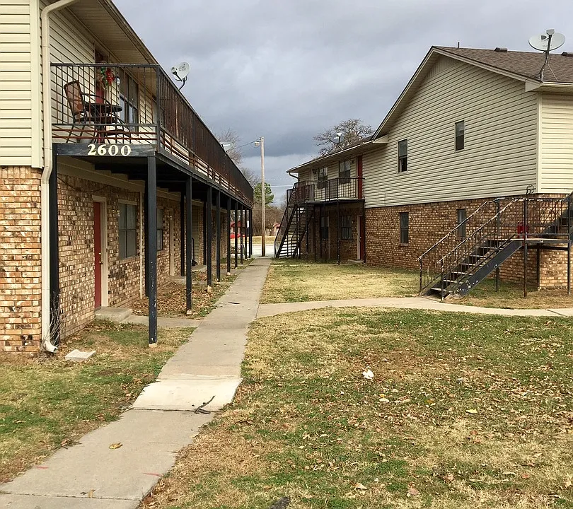 2601 Arlington Blvd