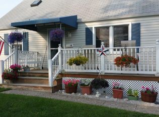10 Devon Ave, Norwalk, CT 06850