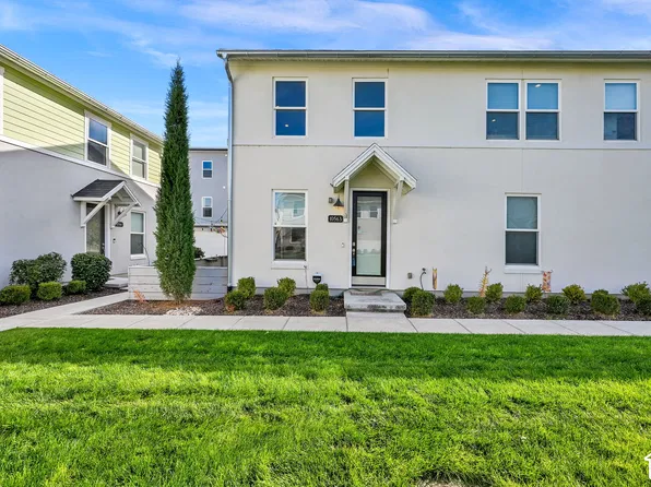 10563 S Redknife Dr, South Jordan, UT 84009