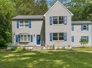 402 Schooleys Mountain Rd, Washington Twp, NJ 07840