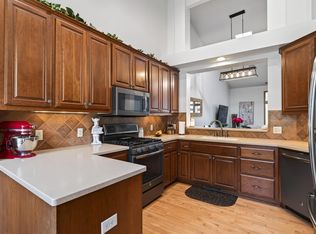 9016 Meadow Pl, Savage, MN 55378