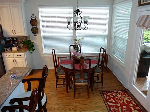 4th image of 2513 Rosehill Ln