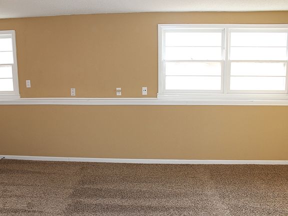 5th image of 1300 N Georgie Ave