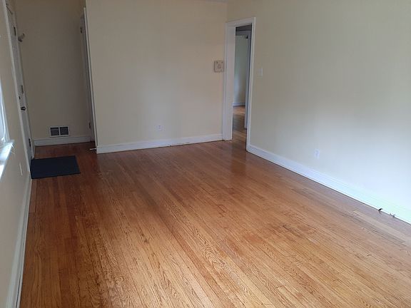 Living room, photo 2