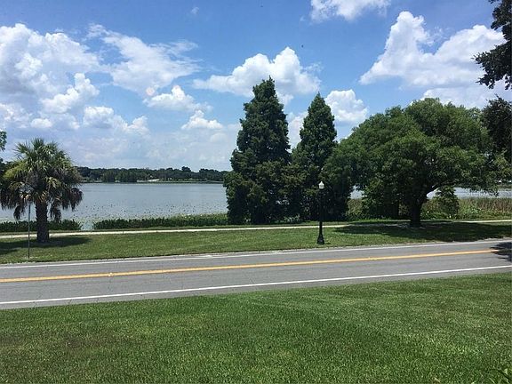 3rd image of 52 Lake Hunter Dr