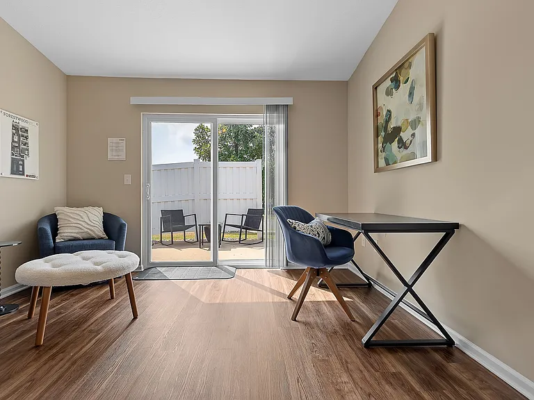 Redwood Perrysburg Woodmont Drive — Photo 18