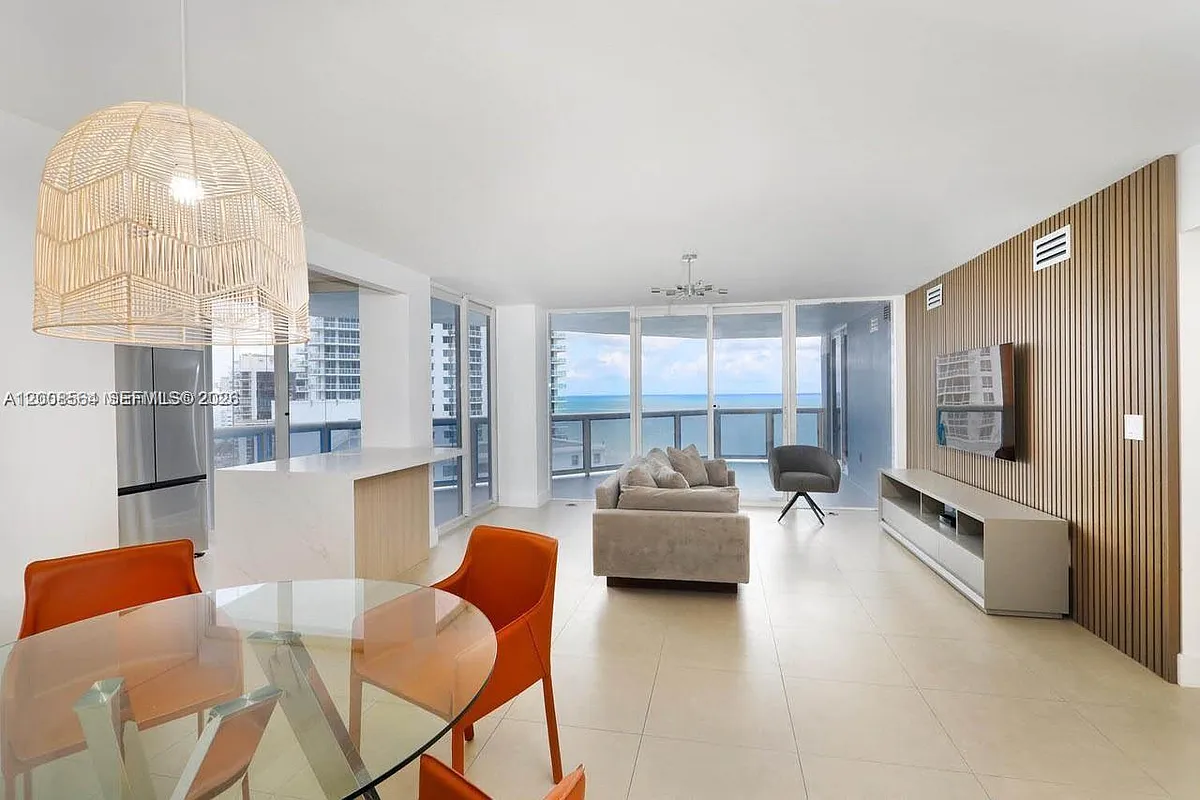 Building Photo - 6301 Collins Ave #1608
