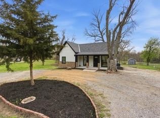 7801 Stover Ln, Kansas City, KS 66109