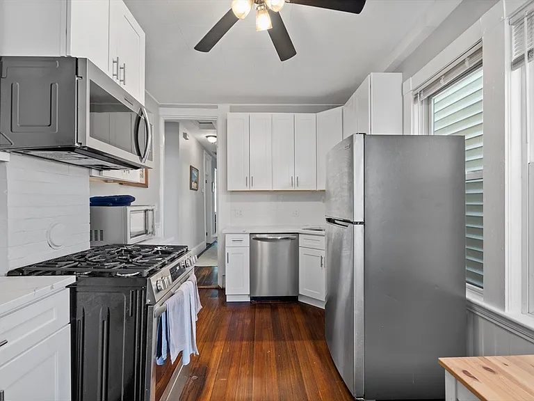 194 Emerson St #3 — Photo 2