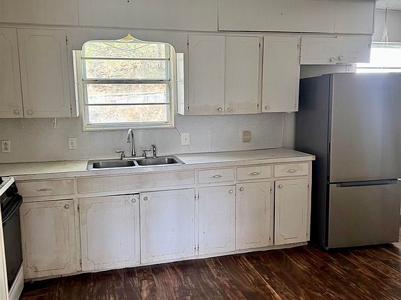 5th image of 1321 W 57th St