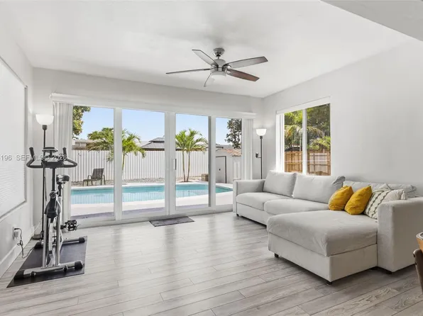 8451 NW 16th St, Pembroke Pines, FL 33024