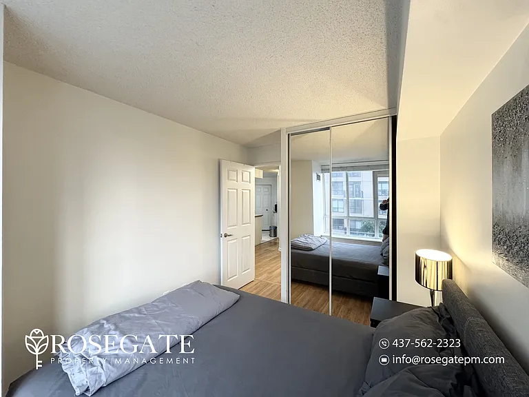 801 King St W #514 — Photo 17
