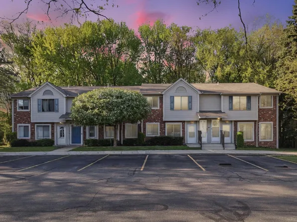 27627 Harrison Woods Ln, Harrison Township, MI 48045