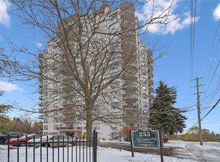 Keats Way On The Park, Waterloo, ON N2L 6N6