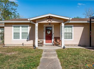 1715 Algee St, Port Lavaca, TX 77979
