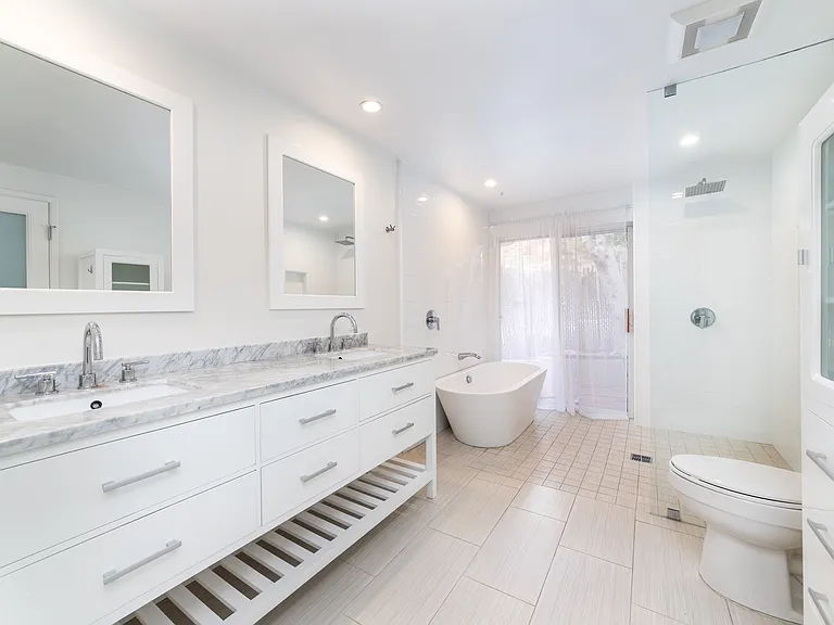 Master bathroom.