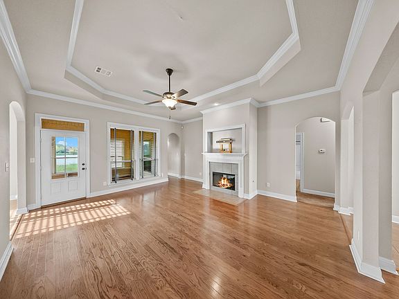 2nd image of 6107 Waterford Ln