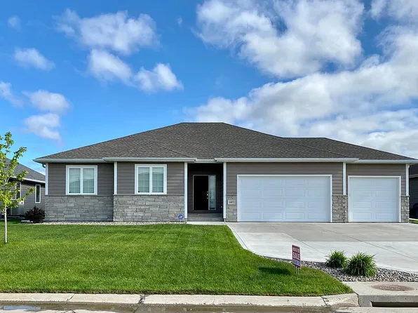 1407 Belmont Park Ave, North Sioux City, SD 57049