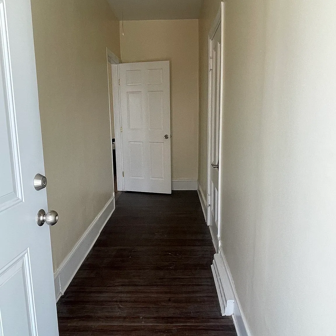 5 bed, 1.0 bath, 2000 sqft, $3,500 — Photo 3