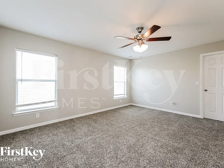 1305 NW 11th Ter — Photo 8