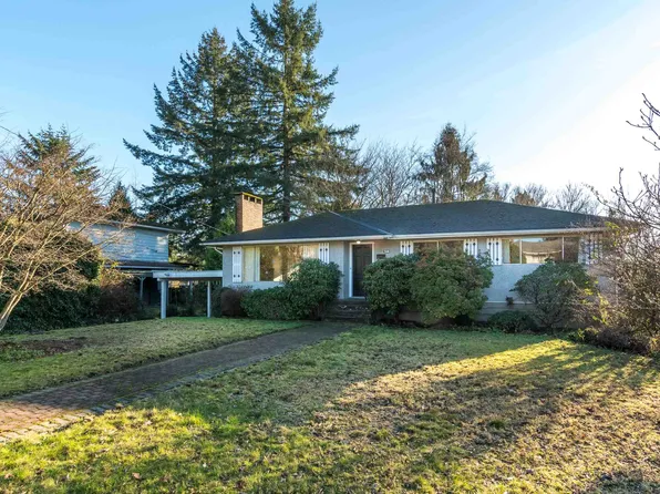 7046 Hillview St, Burnaby, BC V5A 1Y3