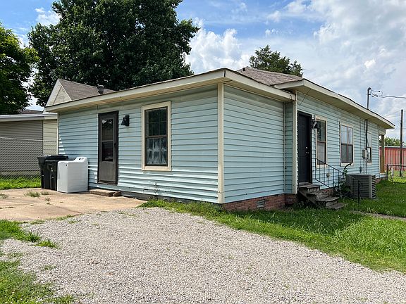 3rd image of 411 Sharp St