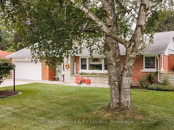 2nd image of 31 Johnstone Blvd
