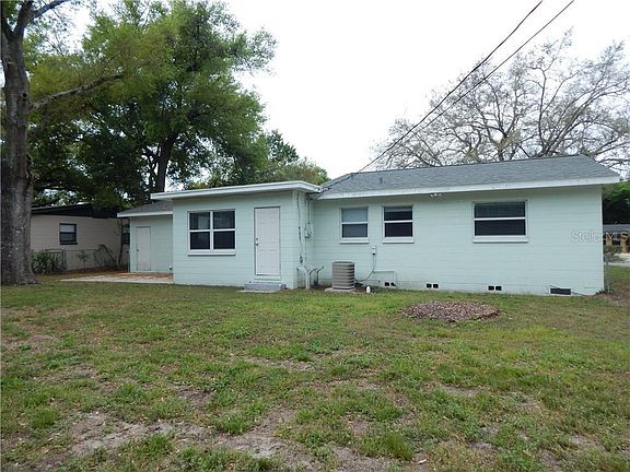 2nd image of 925 Gloriosa Ave