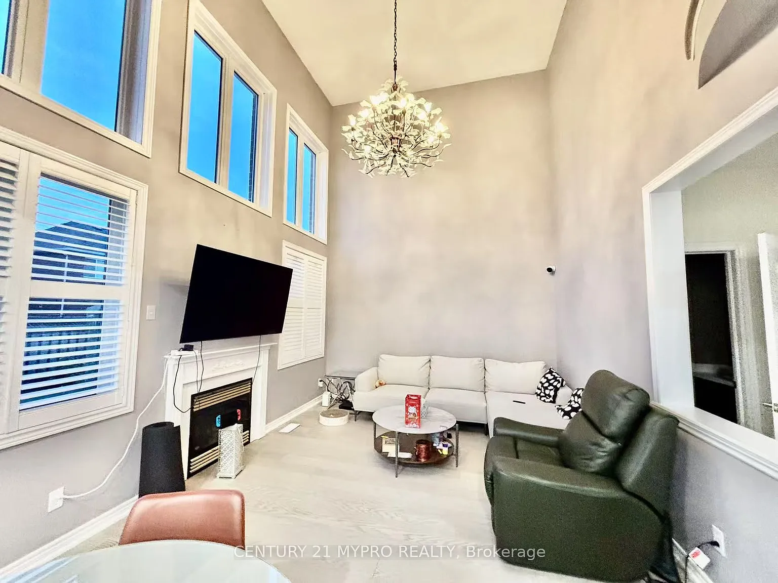 4 bed, $900 — Photo 2