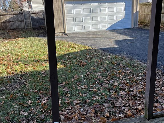 2nd image of 319 Bellevue Dr