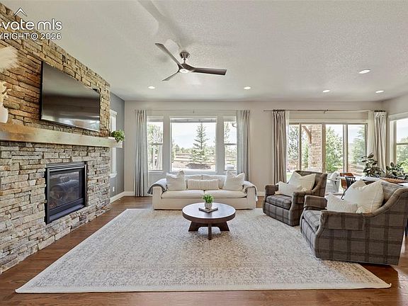 4th image of 1937 Redbank Dr