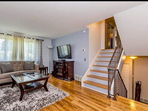 4th image of 27320 Kingswood Dr