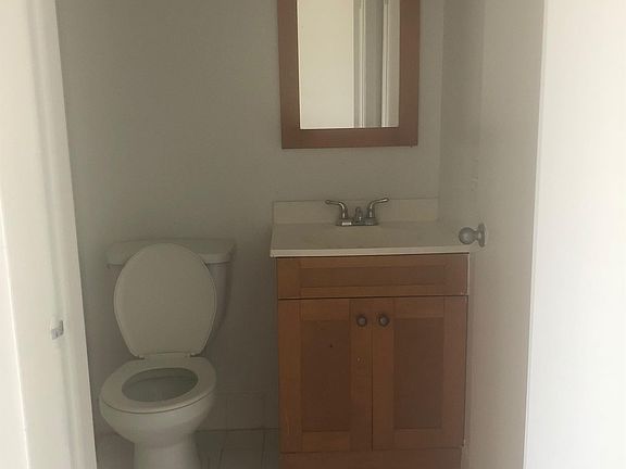 4th image of 2575 SW 27th Ave Unit 1-508
