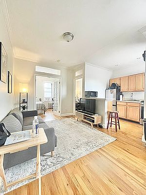 5th image of 620 E 6th St #22A