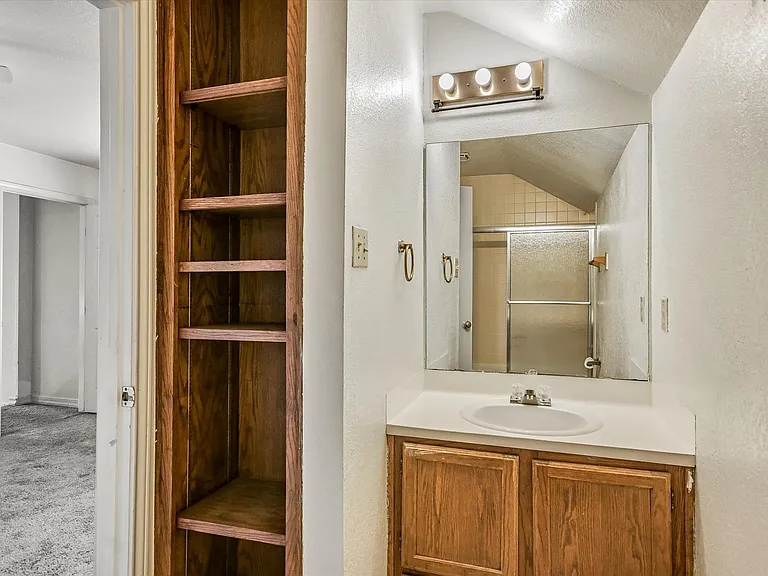 803 Valley View Dr #B — Photo 14